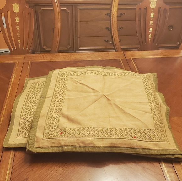 Napkins and Table Mats 4 Pairs by Home - Picture 8 of 9